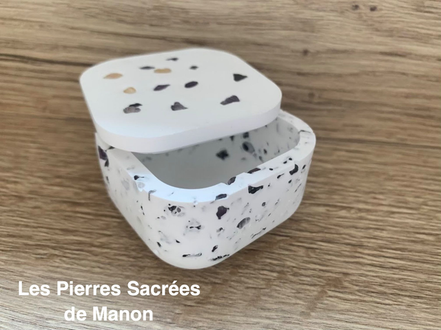 Coffret à bijoux  incrustée de chips en Améthyste