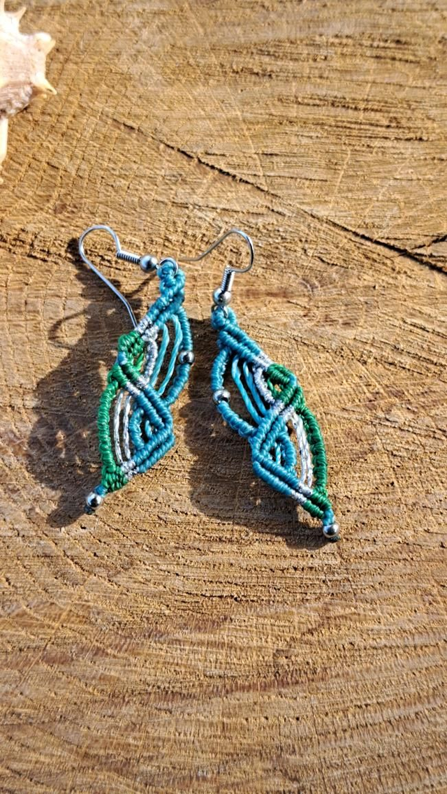 Boucles d'oreilles micro-macramé multicolores