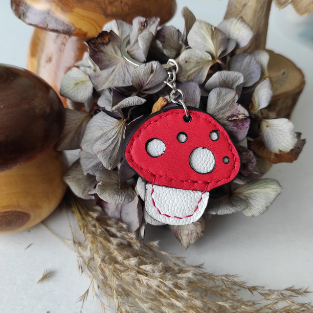 Porte clés champignon en cuir 