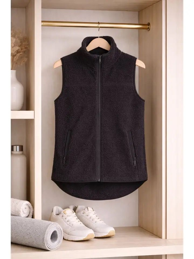 Born Nouli Motion Teddy Fleece Zip Gilet - Black