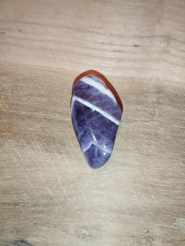 Améthyste à chevrons 