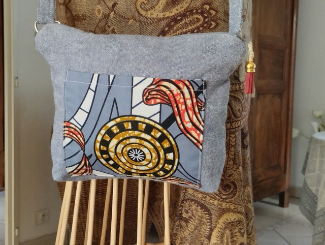 Sac bandoulière pochette toile et wax tons bleu