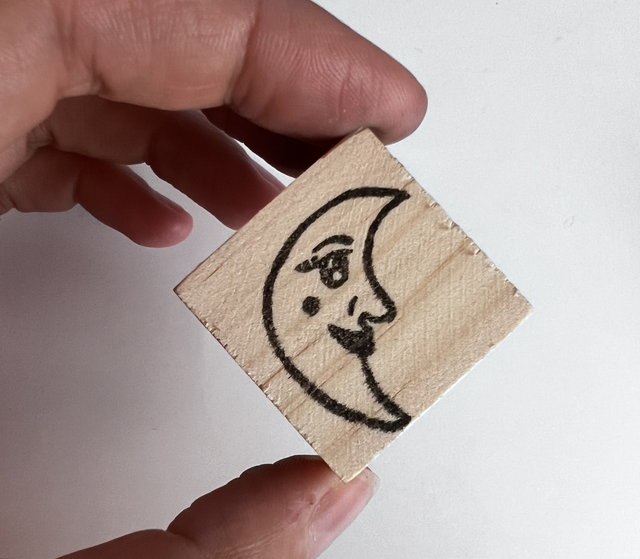 Tampon Lune (Jour 8 - Stamp-Tober 2025)