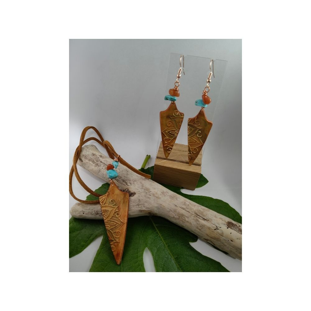 Parure pièces uniques marron et perles turquoises 