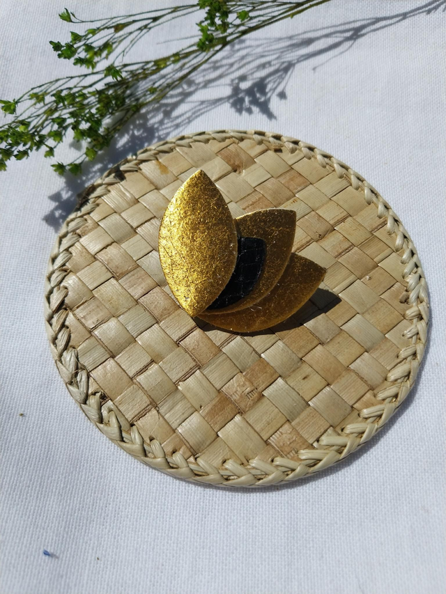 Pin's en matières végétales d'ananas 