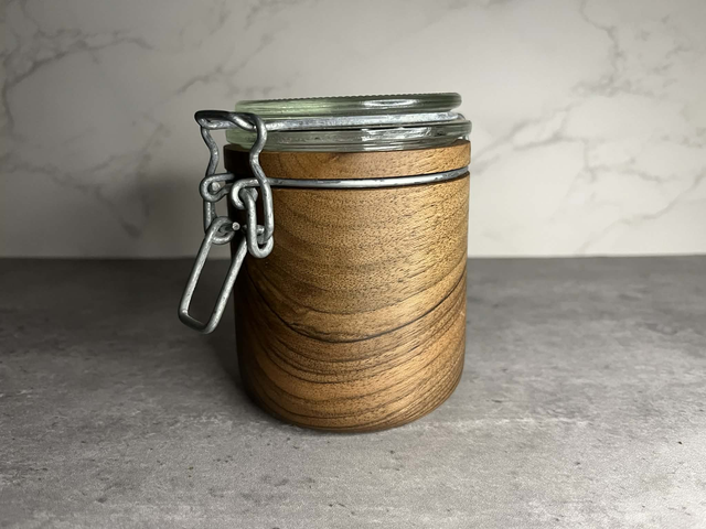 Pot type le parfait en noyer 