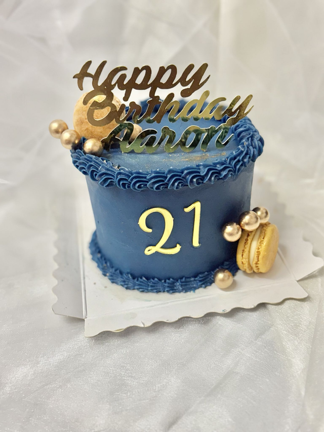 21st Birthday Blue &amp; Gold Cake