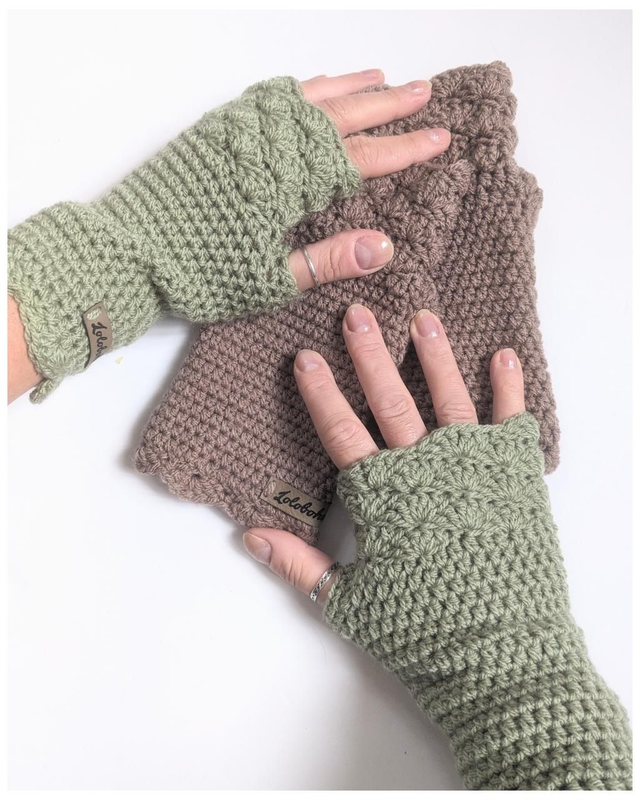 Mitaines au crochet vert sauge