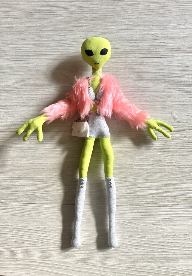Alien Babe Boudoir Doll 