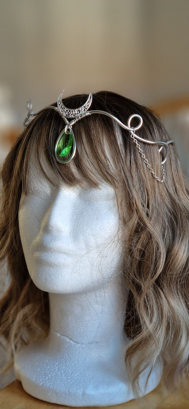 Elfenkrone " Mondprinzessin" Diadem, Tiara mit grünem Stein