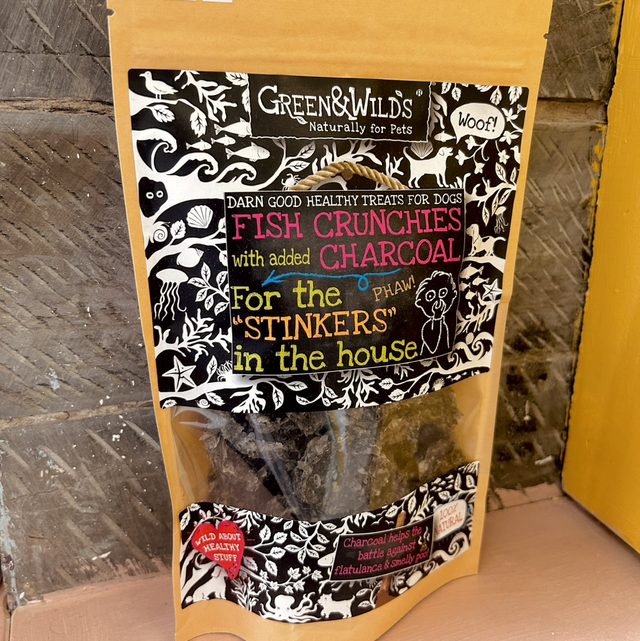 Green &amp; Wild’s Fish Crunchies With Charcoal 100g