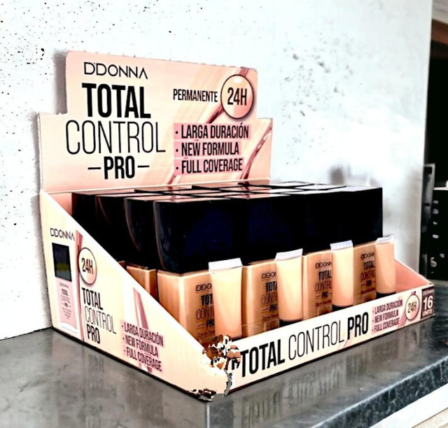 Fonds de teint TOTAL CONTROL PRO – D’Donna