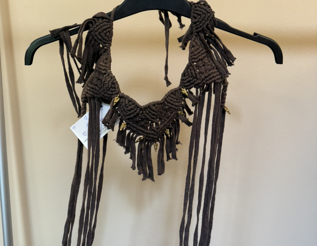 8282008 Makrame brown