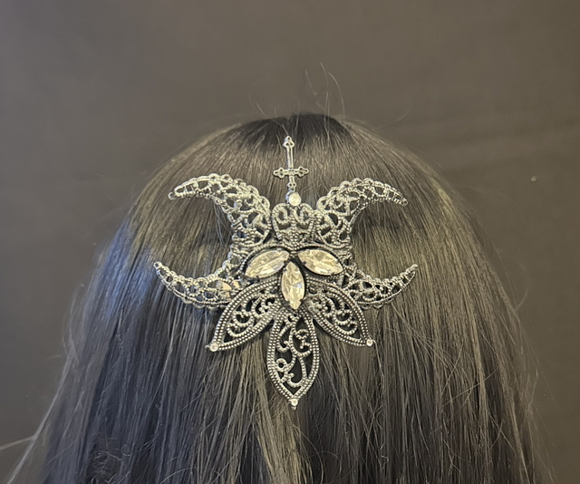 Sacred brooch 