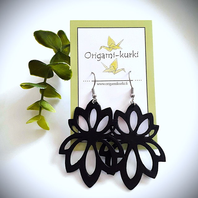 Tuplalotus, roikkuva (musta).  