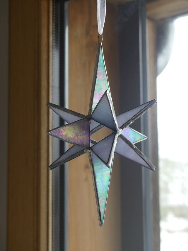 Étoile morave violette irisée