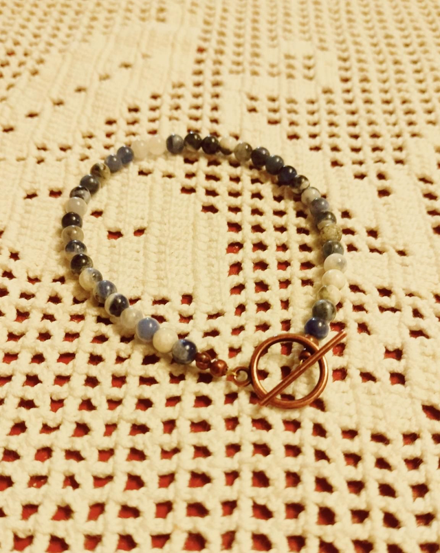 Sodaliitti 4 mm solkikiinnitys