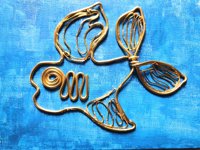 "Goldfish" wire art on box canvas 