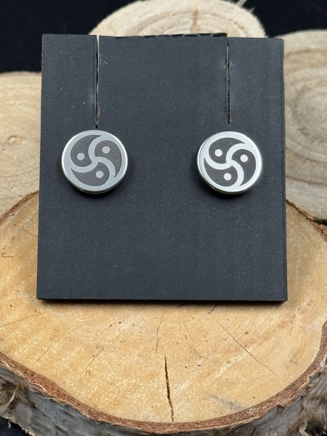 Oorknopjes van Stainless steel met BDSM symbool.