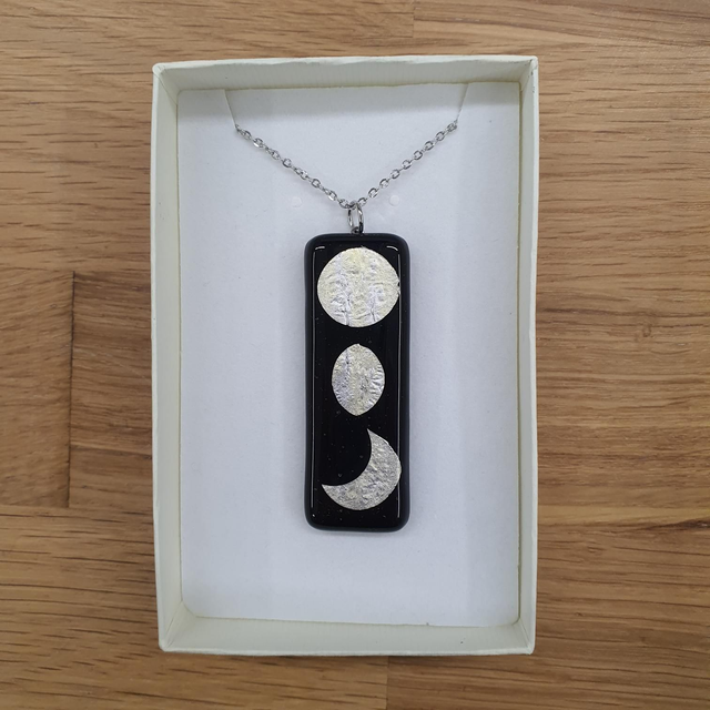 3 moons black big pendant &amp; chain p129
