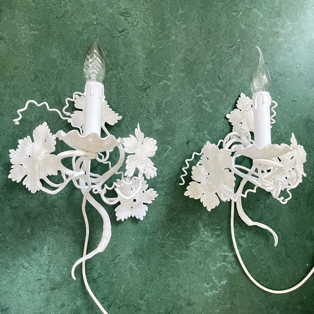 Weiße Wandleuchter Paar Trauben  Eisen