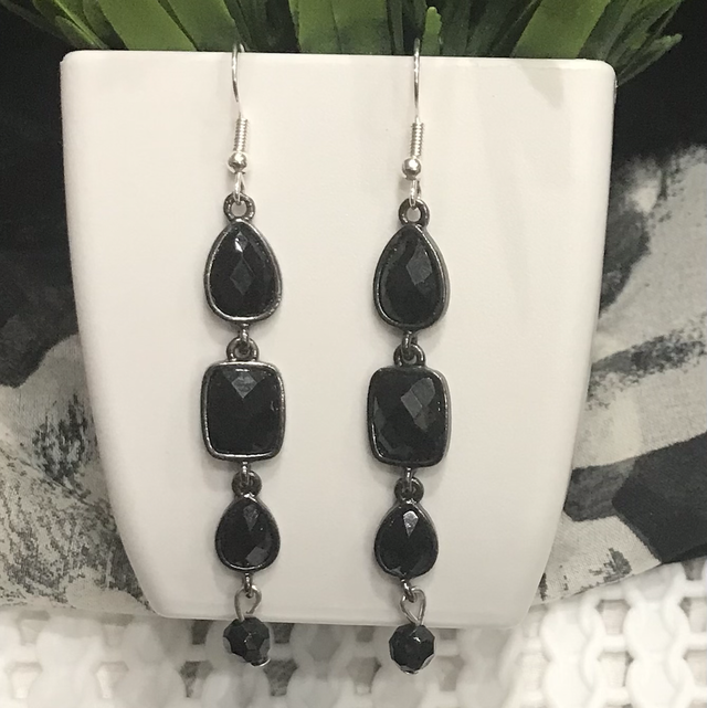 Black Dangling Earrings - BLKDE01
