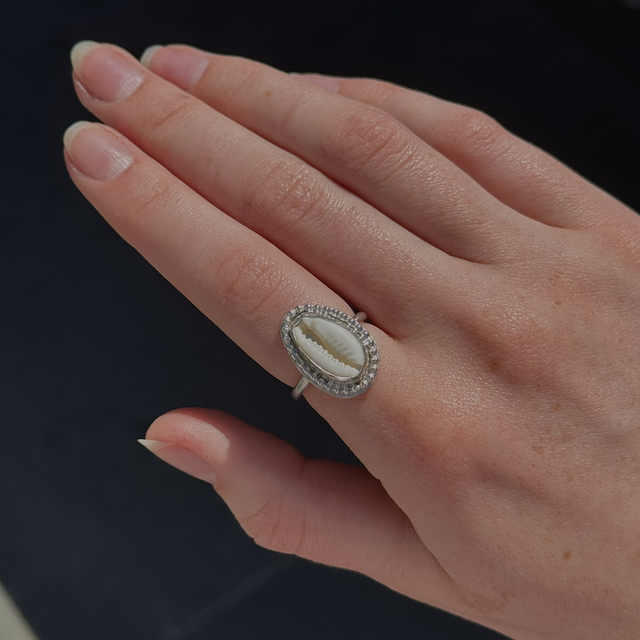 Silver Beaded Detail Cowrie Ring