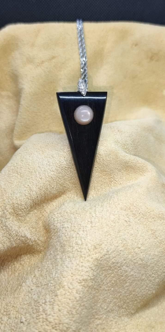 Ébène et Pierre de lune adulaire 