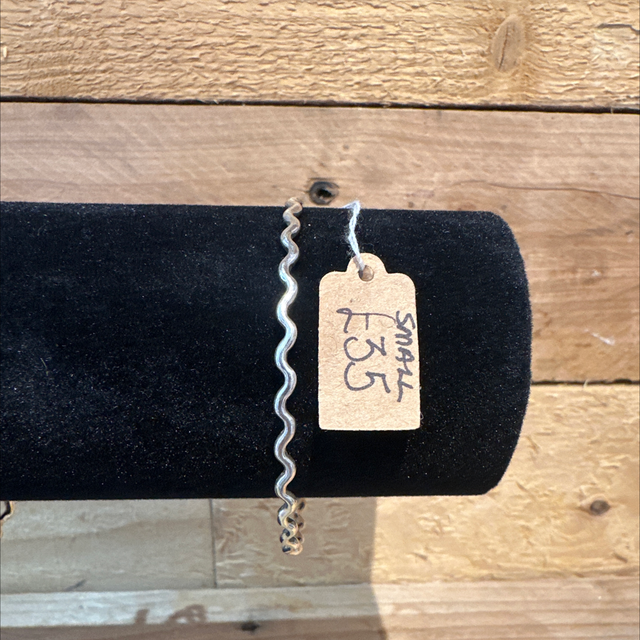 Silver Small Wavy Bangle 