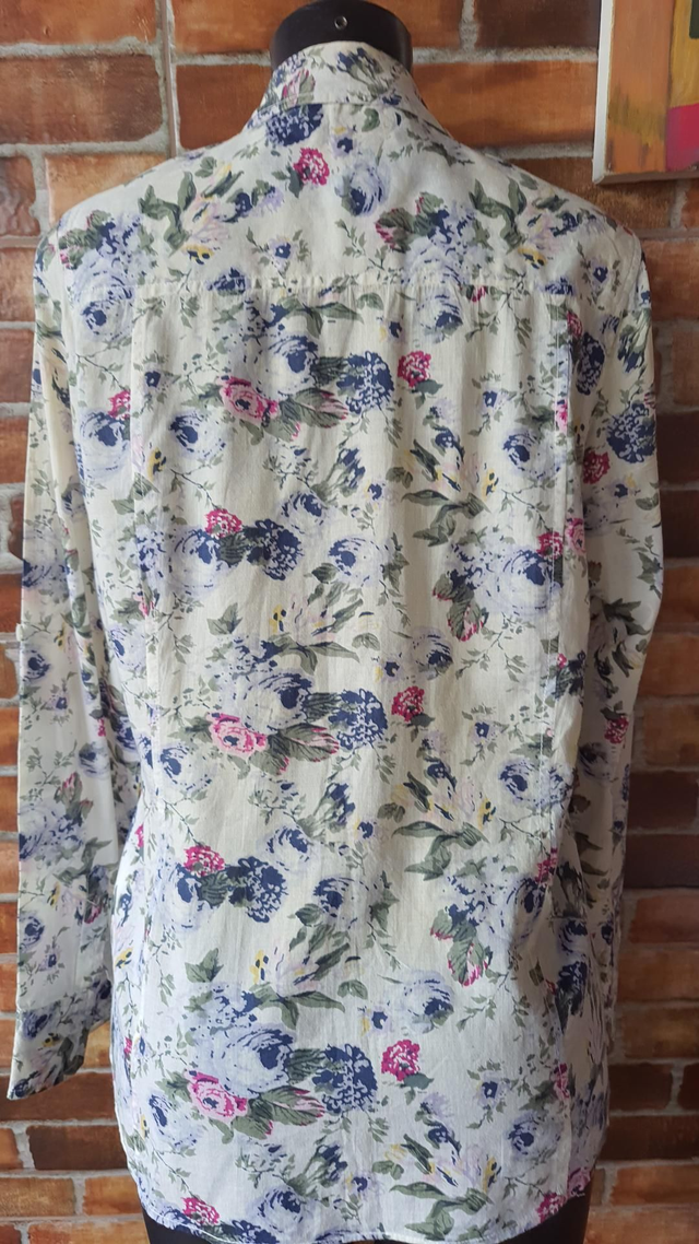 Blusa Social Estampada T/Gg. OBS: Usado Super Conservado 