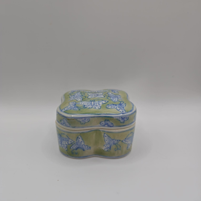 Petite boîte en céramique 