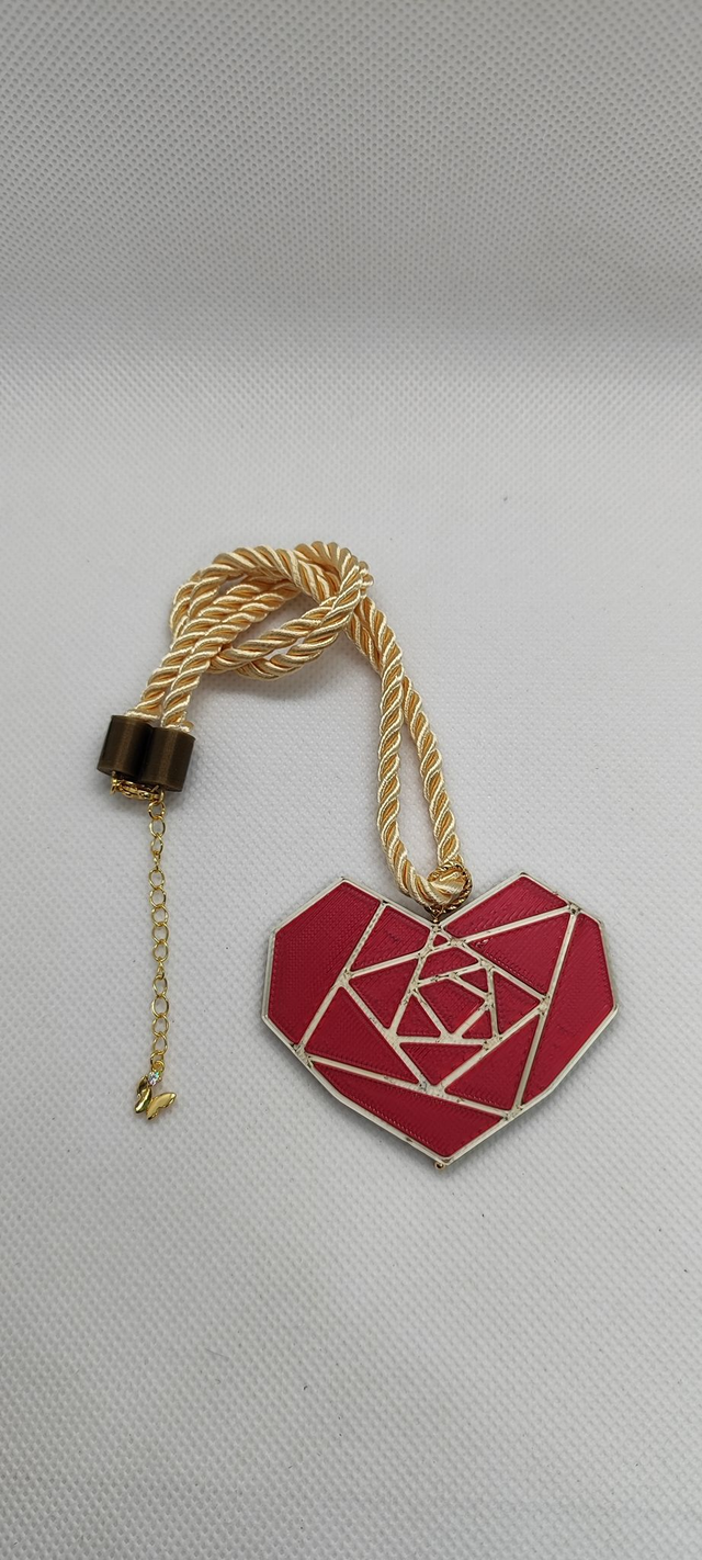 Gargantilla Pasión en 3D | Rojo Terciopelo y Champagne | Diseño Sofisticado y Empoderador