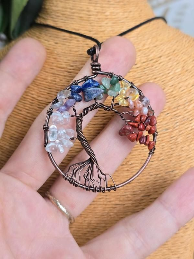 Arbre de vie / 7 Chakras - Pendentif pierre et cuivre tressé