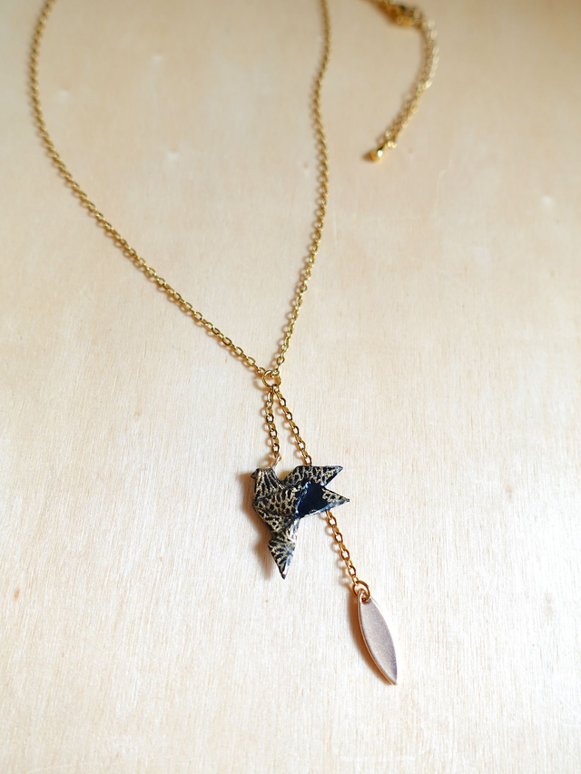  Collier origami / INOX doré / Origami colombe, oiseaux / Papier japonais washi / Noir, or /