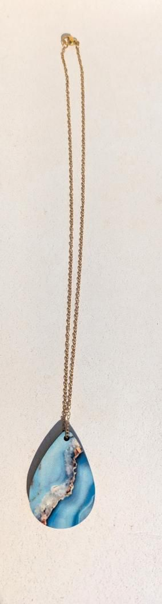 Collier fantaisie hypoallergénique doré grande goutte 
