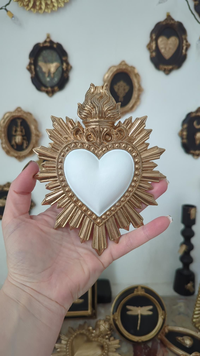 Décoration murale cœur ex-voto blanc et doré 