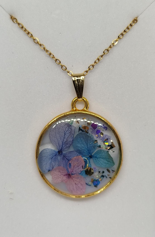 Collier pendentif Izia coloris bleu 