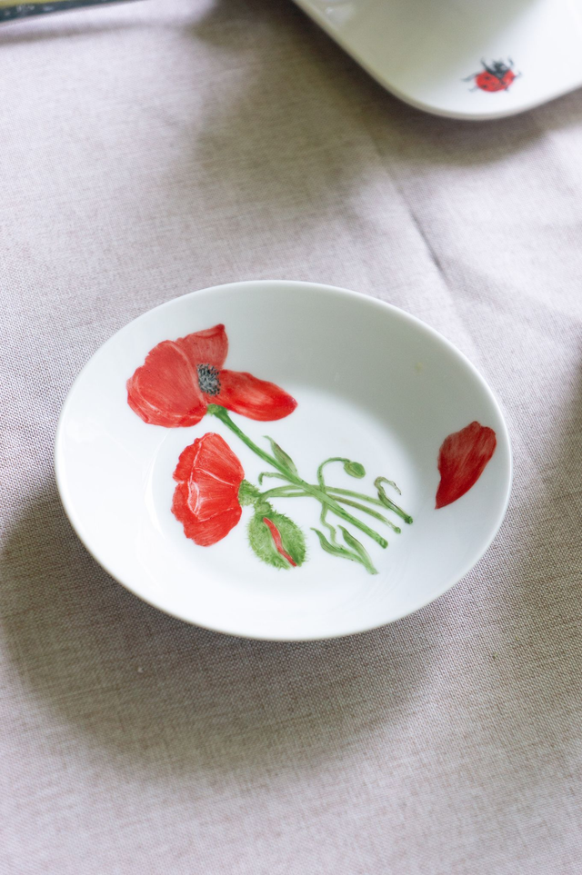 Repose-sachet de thé en porcelaine de Limoges, décorée à la main motif coquelicots, accessoire pour amateur de thé ou tisane