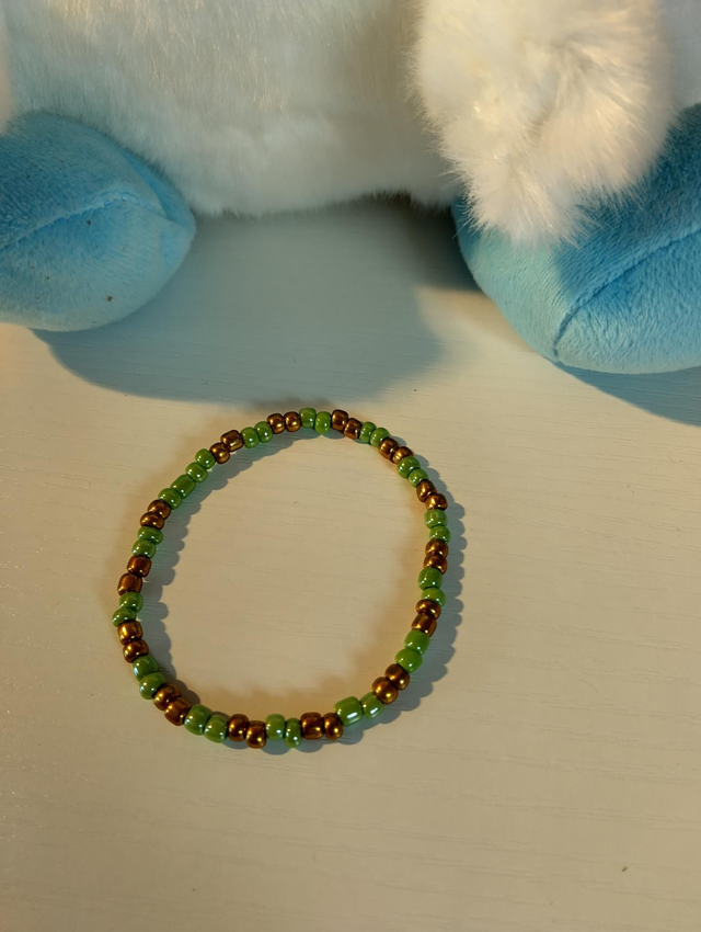 Handmade bracelet - Earthy green and Bronze 