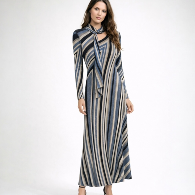 ABITO LUNGO IN MAGLIA CON SCIARPA - AKEP