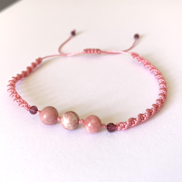Bracelet, Rhodochrosites naturelles, micro-macramé 