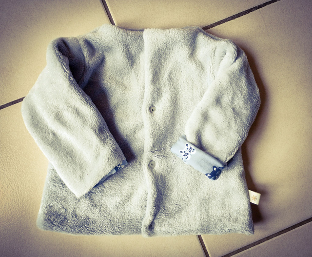 E* 12/18 MOIS veste DOUDOU réversible blue CATS