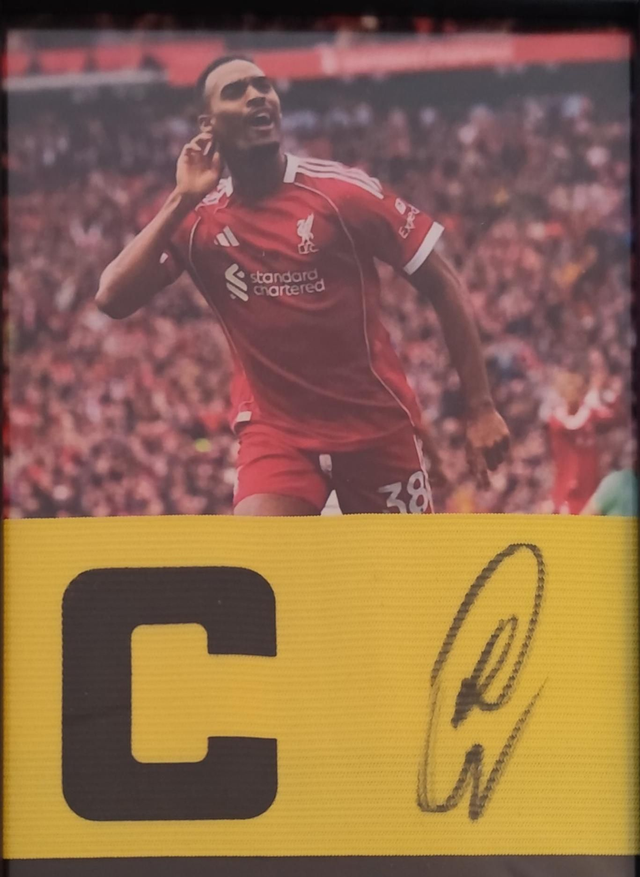 Gesigneerde Aanvoerdersband – Ryan Gravenberch

