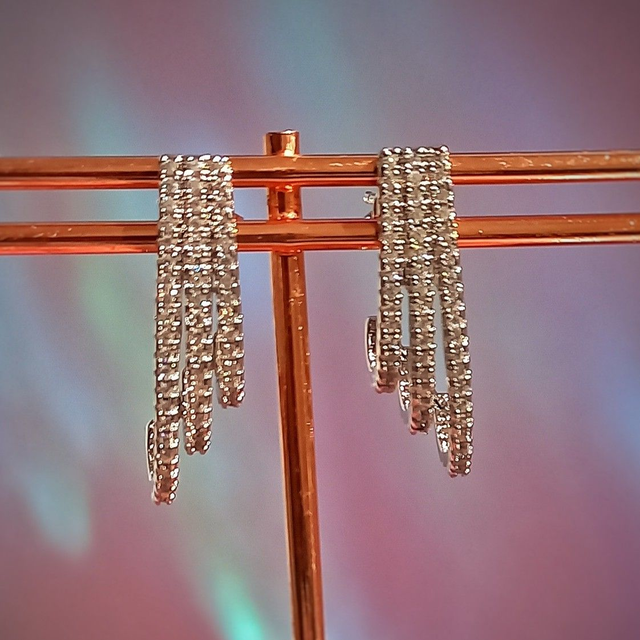 Brinco Ear Hook Cravejado - Ródio