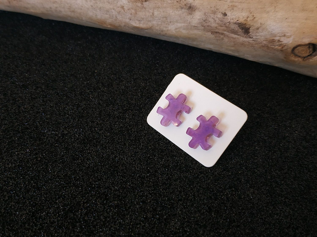 Boucles d'oreilles clous puzzle violet