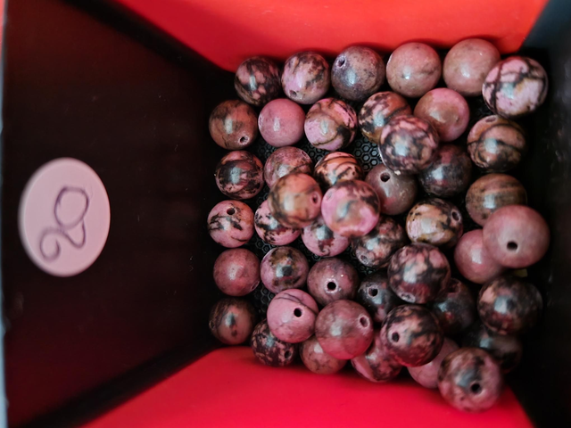 Rhodonite 8 mm.