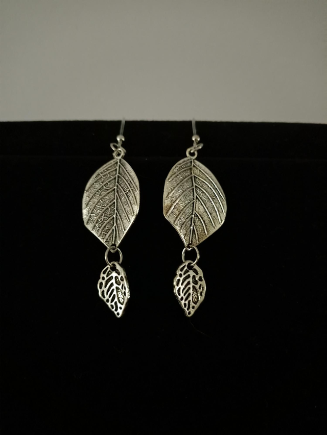 Boucles d'oreilles feuilles argenté 