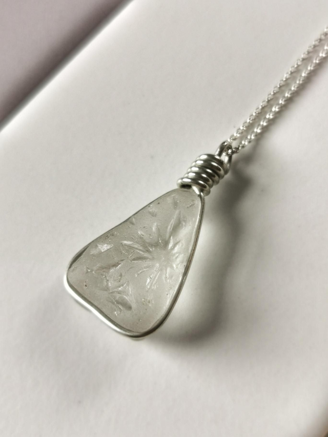 Patterned floral clear seaglass necklace
