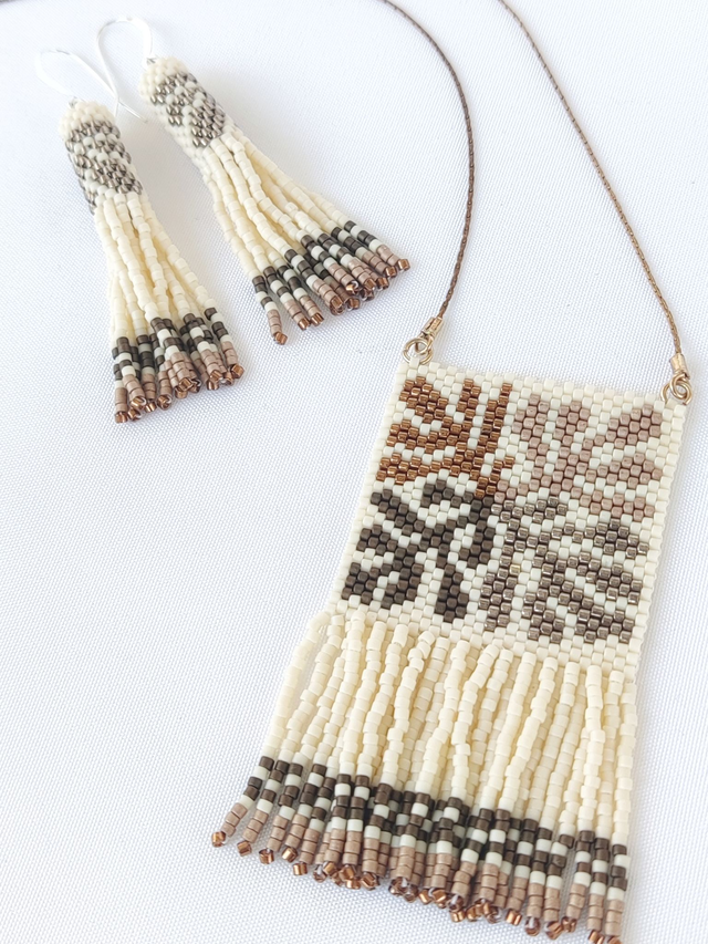 Conjunto de colgante y pendientes Matisse ocres metalizados