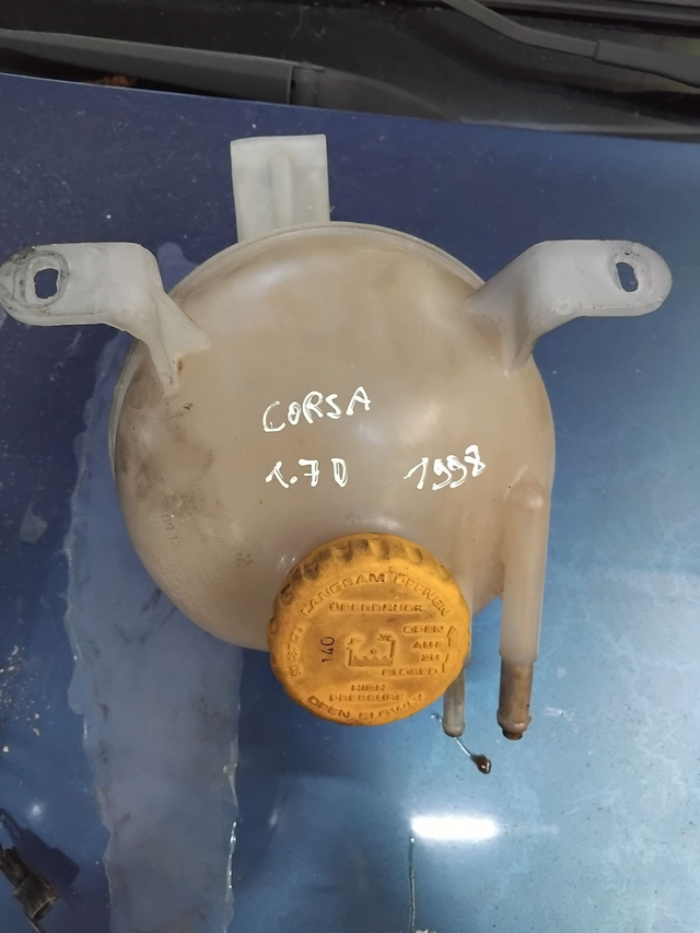 Bocal liquide de refroidissement 